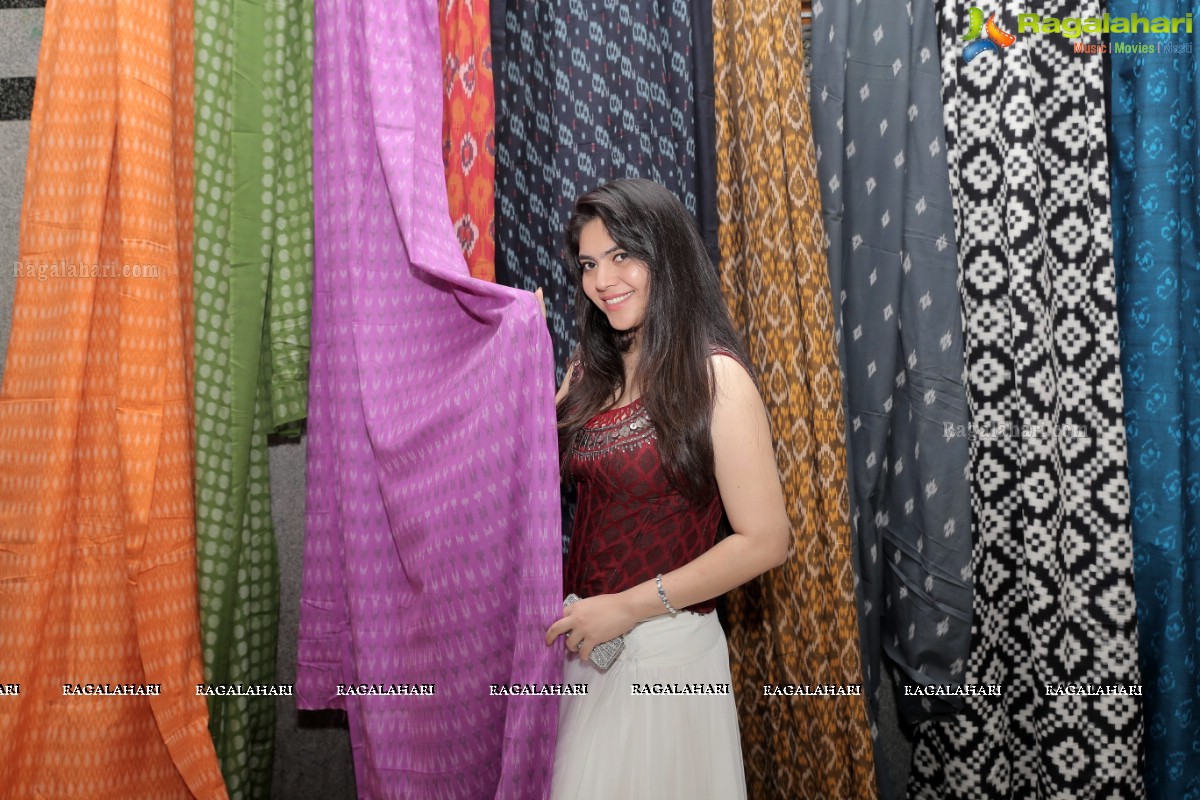 Actress Sherin Shringar Inaugurates Pochampally IKAT Art Mela at Bangalore