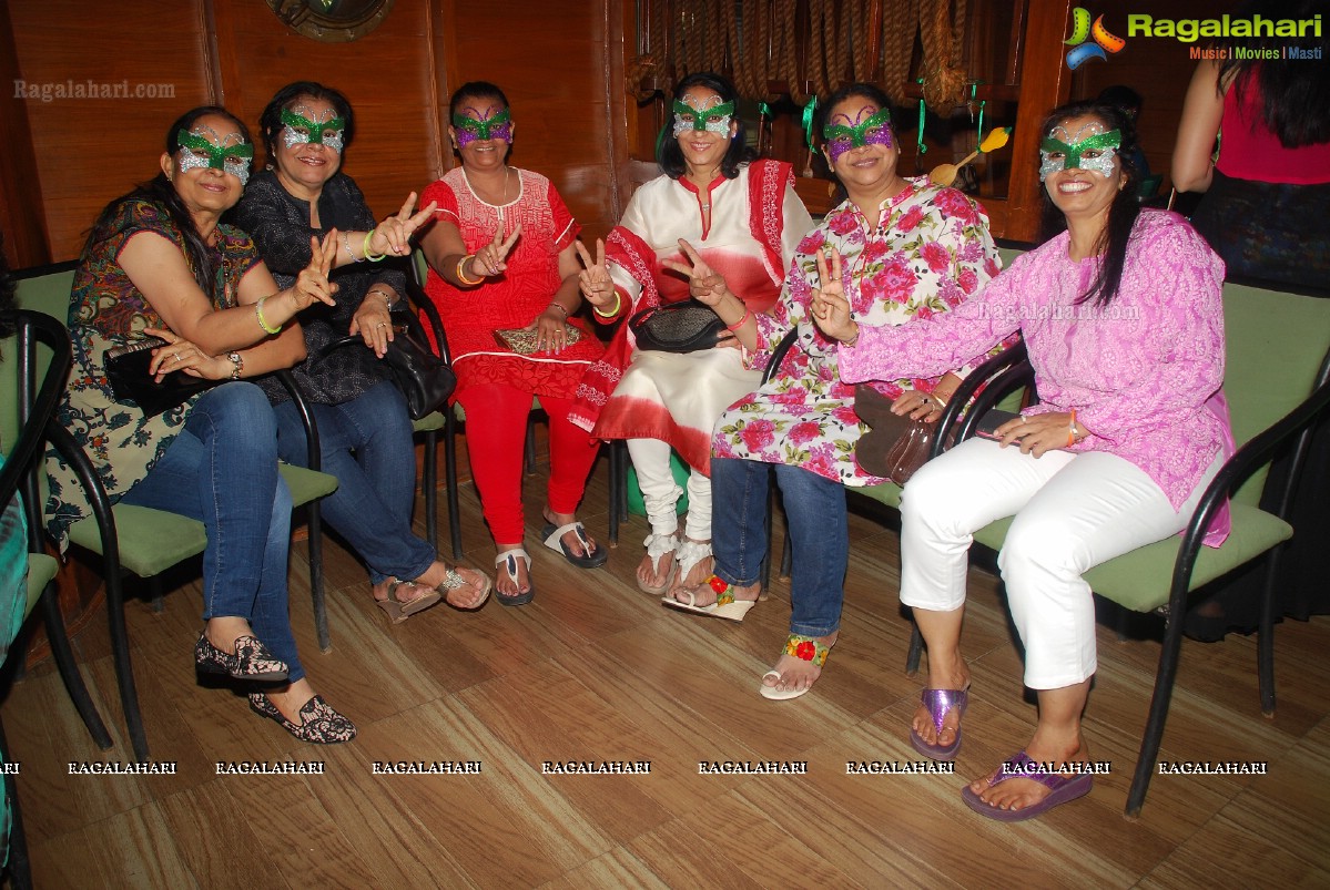 Raaga Dhoom by Reena Agarwal, Kanta Khemani, Vaishali Tholia, Nisha Agarwal and Sunita Bagaria