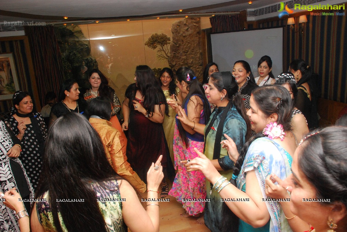 Rang Birangi Titlis by Meeta Oberoi-Meenu Saluja