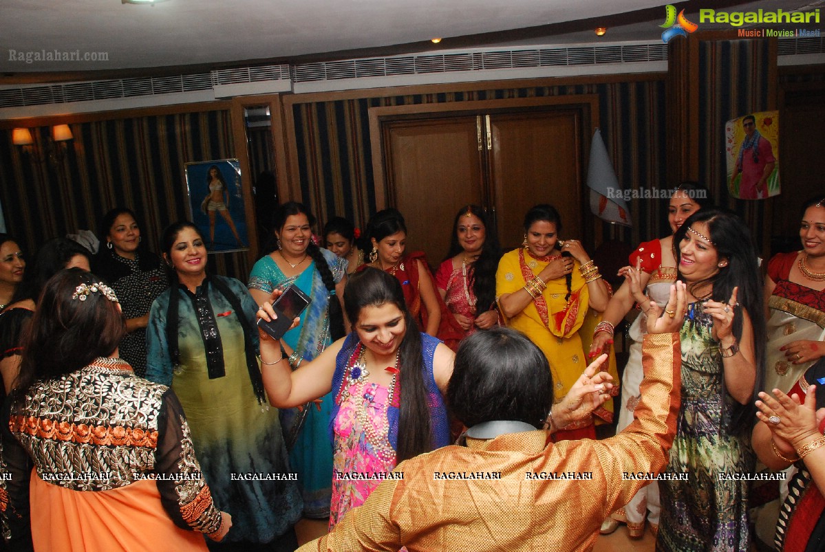 Rang Birangi Titlis by Meeta Oberoi-Meenu Saluja