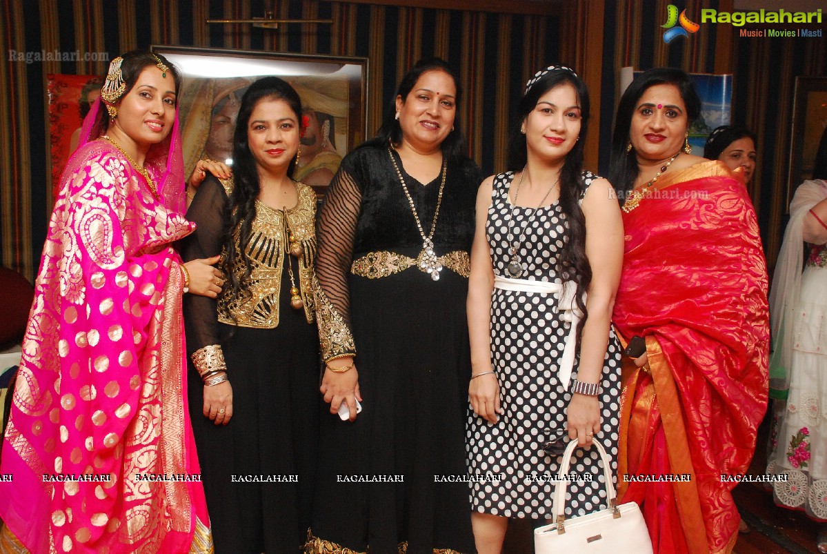 Rang Birangi Titlis by Meeta Oberoi-Meenu Saluja