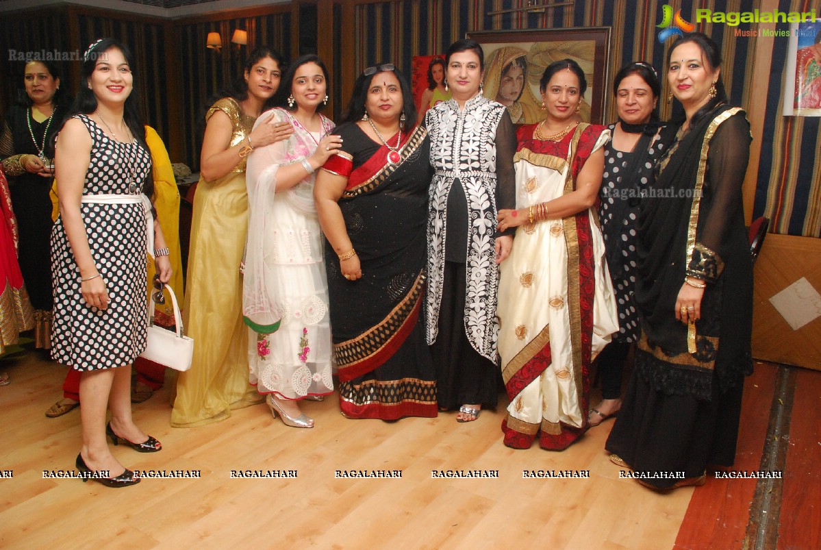 Rang Birangi Titlis by Meeta Oberoi-Meenu Saluja