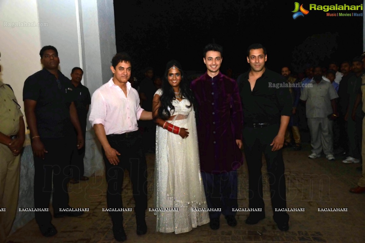 Celebs at Arpita Khan-Aayush Sharma Wedding