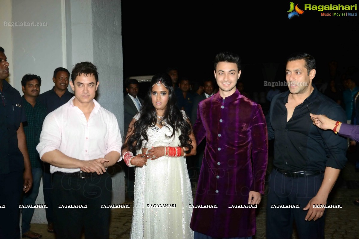 Celebs at Arpita Khan-Aayush Sharma Wedding