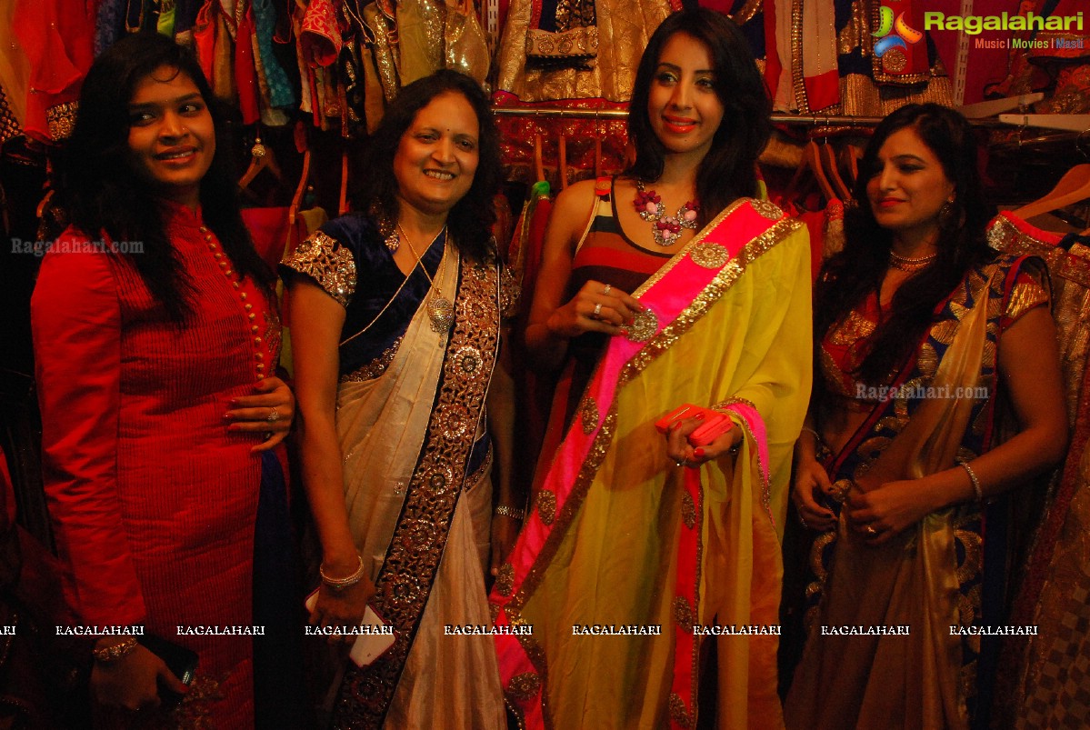 Sanjjanaa inaugurated Desire Designer Exhibition 2014, Hyderabad