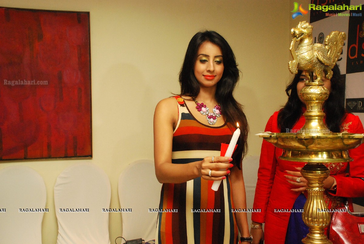 Sanjjanaa inaugurated Desire Designer Exhibition 2014, Hyderabad