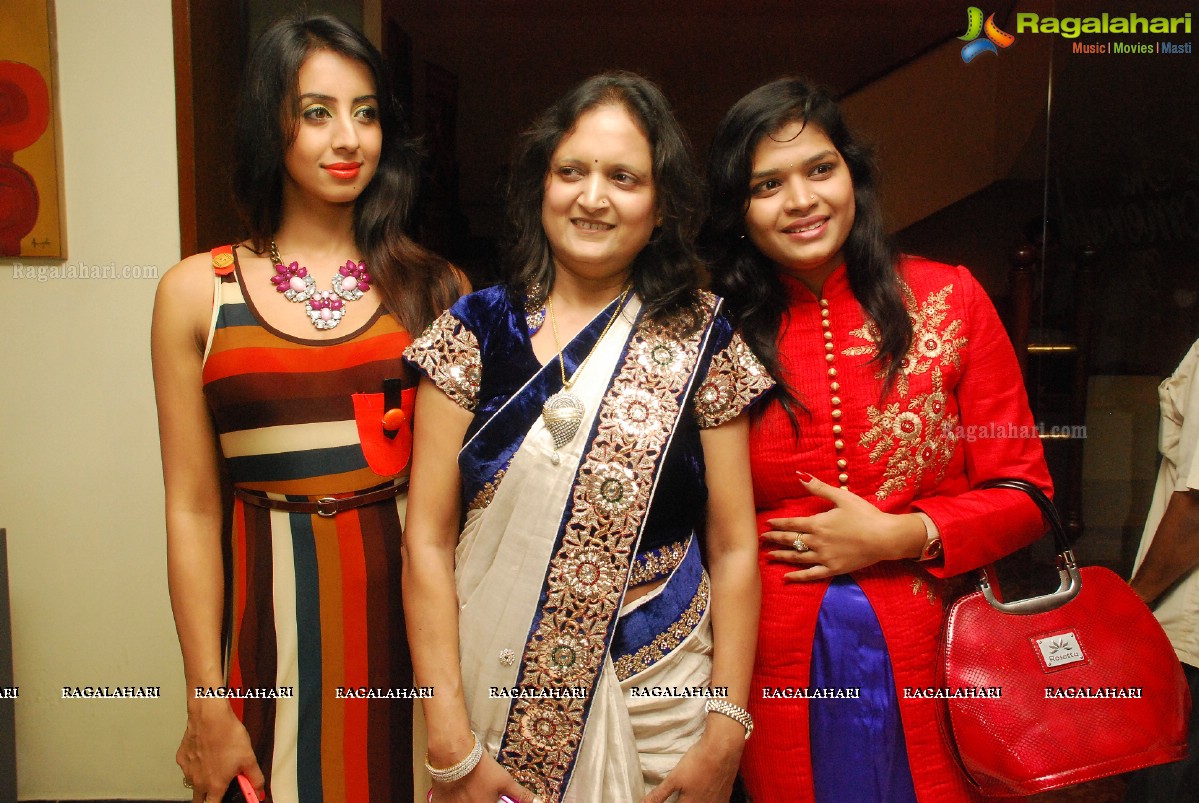 Sanjjanaa inaugurated Desire Designer Exhibition 2014, Hyderabad