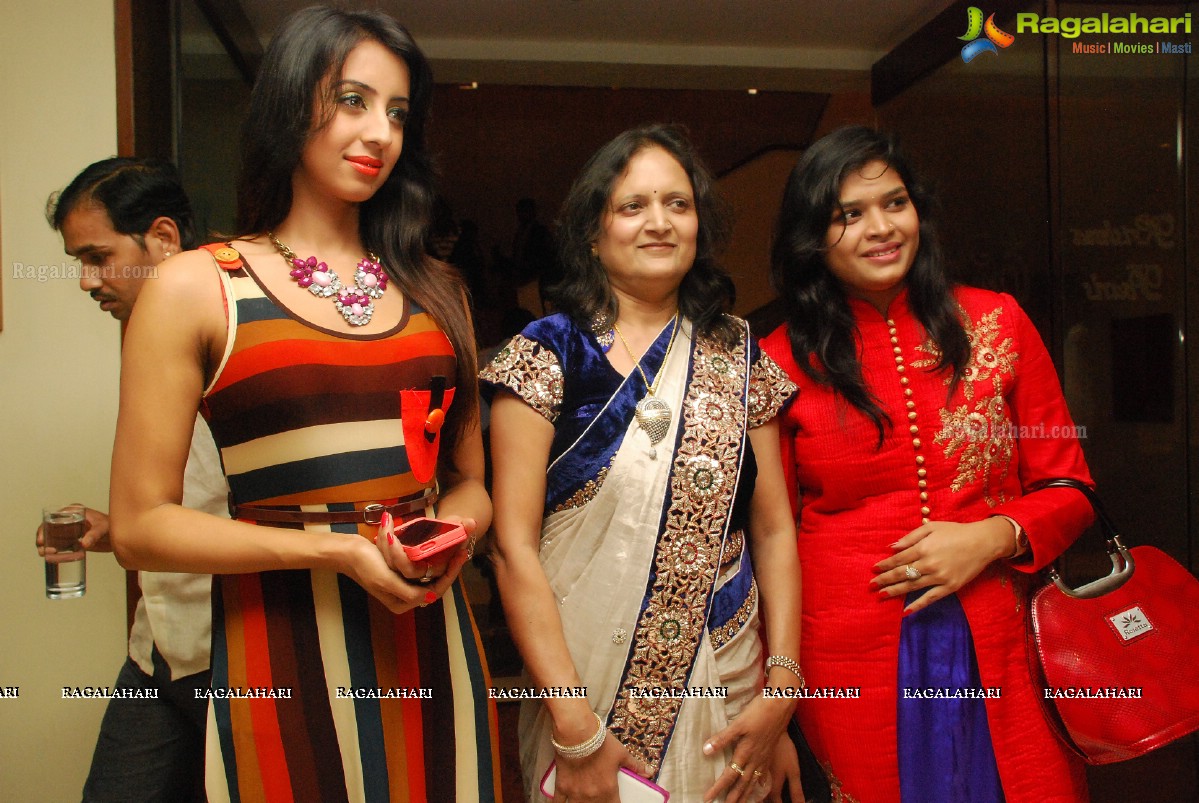 Sanjjanaa inaugurated Desire Designer Exhibition 2014, Hyderabad