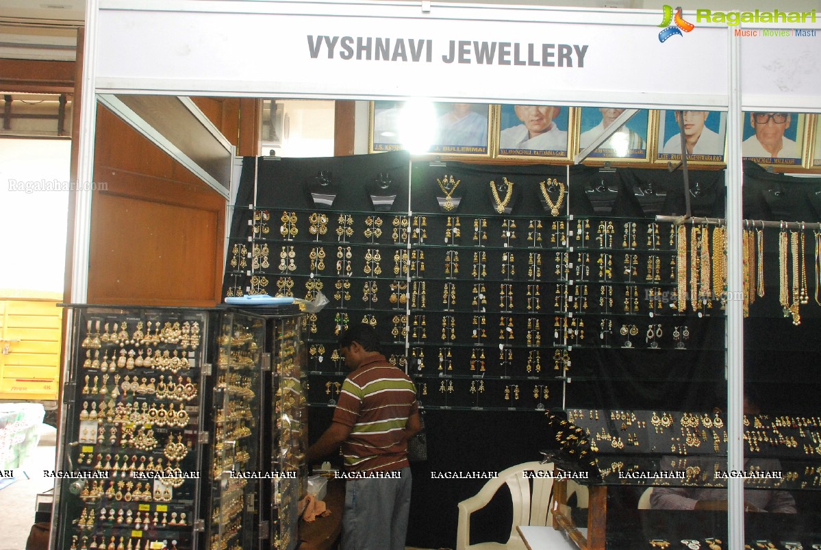 Madhulagna Das inaugurated Styles n Weaves Lifestyle Expo 2014, Hyderabad