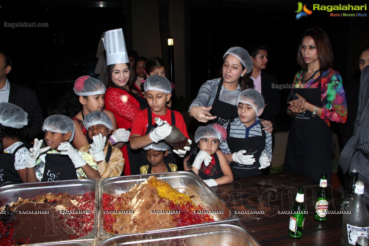 Gautam-Sitara at The Westin Christmas Cake Mixing Ceremony 2014