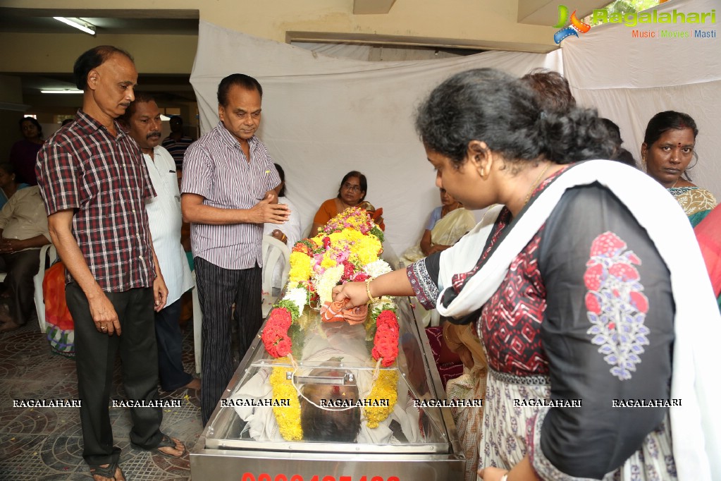 Tollywood Celebrities pay last respect to Kondavalasa Lakshmana Rao