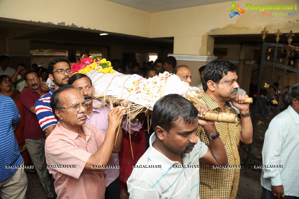 Tollywood Celebrities pay last respect to Kondavalasa Lakshmana Rao