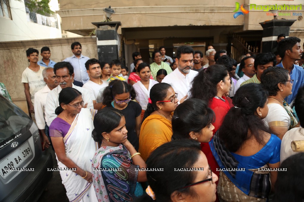 Tollywood Celebrities pay last respect to Kondavalasa Lakshmana Rao