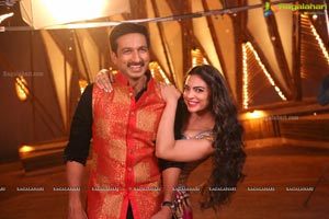 Soukyam Item Song Stills