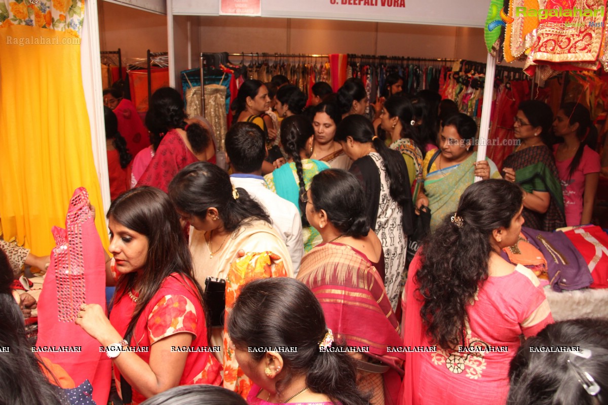 Akriti Elite Exhibition and Sale by Sashi Nahata at Taj Krishna, Hyderabad