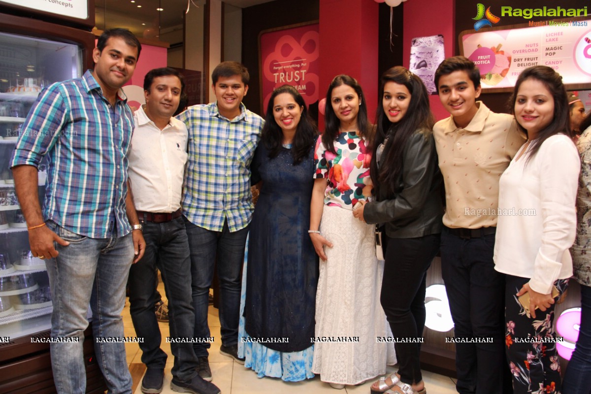 The Hate Story 3 Movie Team at Cream Stone, Hyderabad