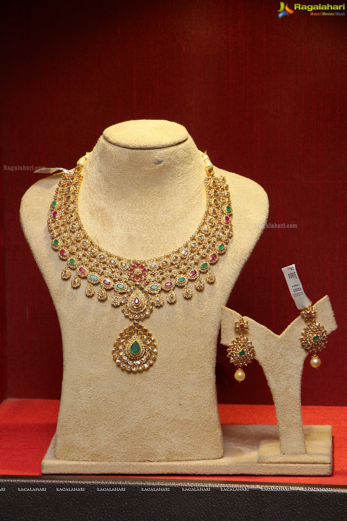 PMJ Jewels Dhanteras-Diwali Delights 2015 Collections, Hyderabad (High Definition)