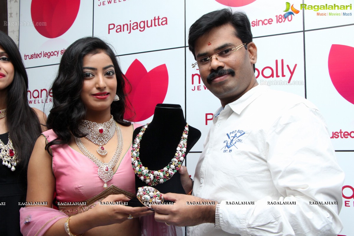 Exclusive Launch of Festive Diamond Jewellery Collection 2015 by Manepally Jewellers