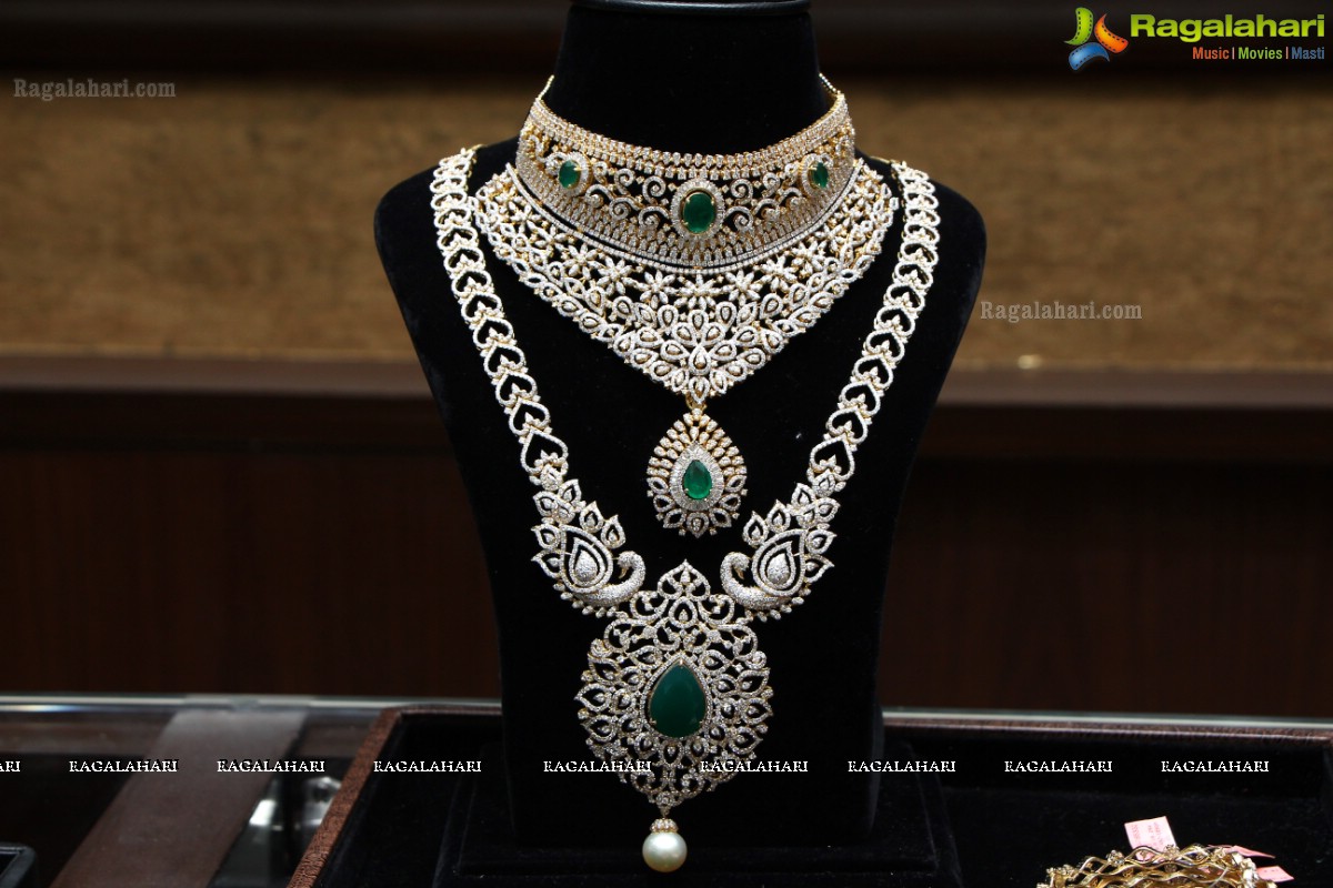 Exclusive Launch of Festive Diamond Jewellery Collection 2015 by Manepally Jewellers