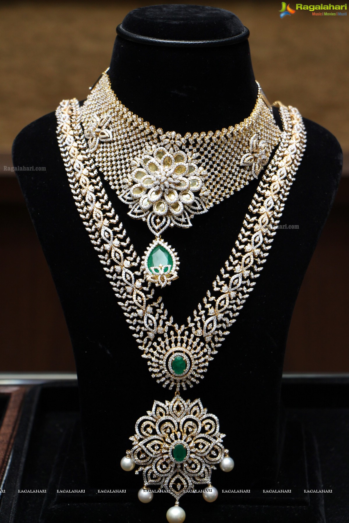 Exclusive Launch of Festive Diamond Jewellery Collection 2015 by Manepally Jewellers