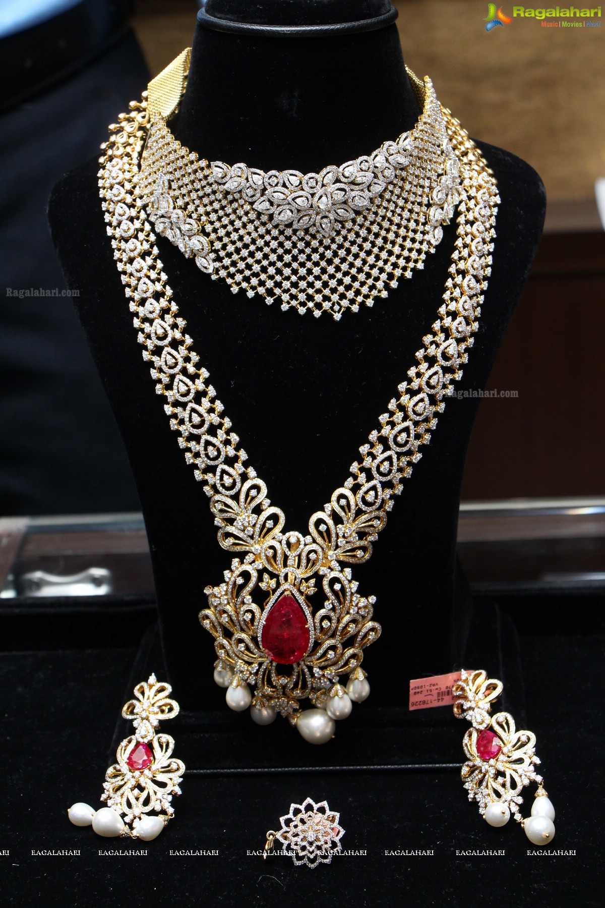 Exclusive Launch of Festive Diamond Jewellery Collection 2015 by Manepally Jewellers