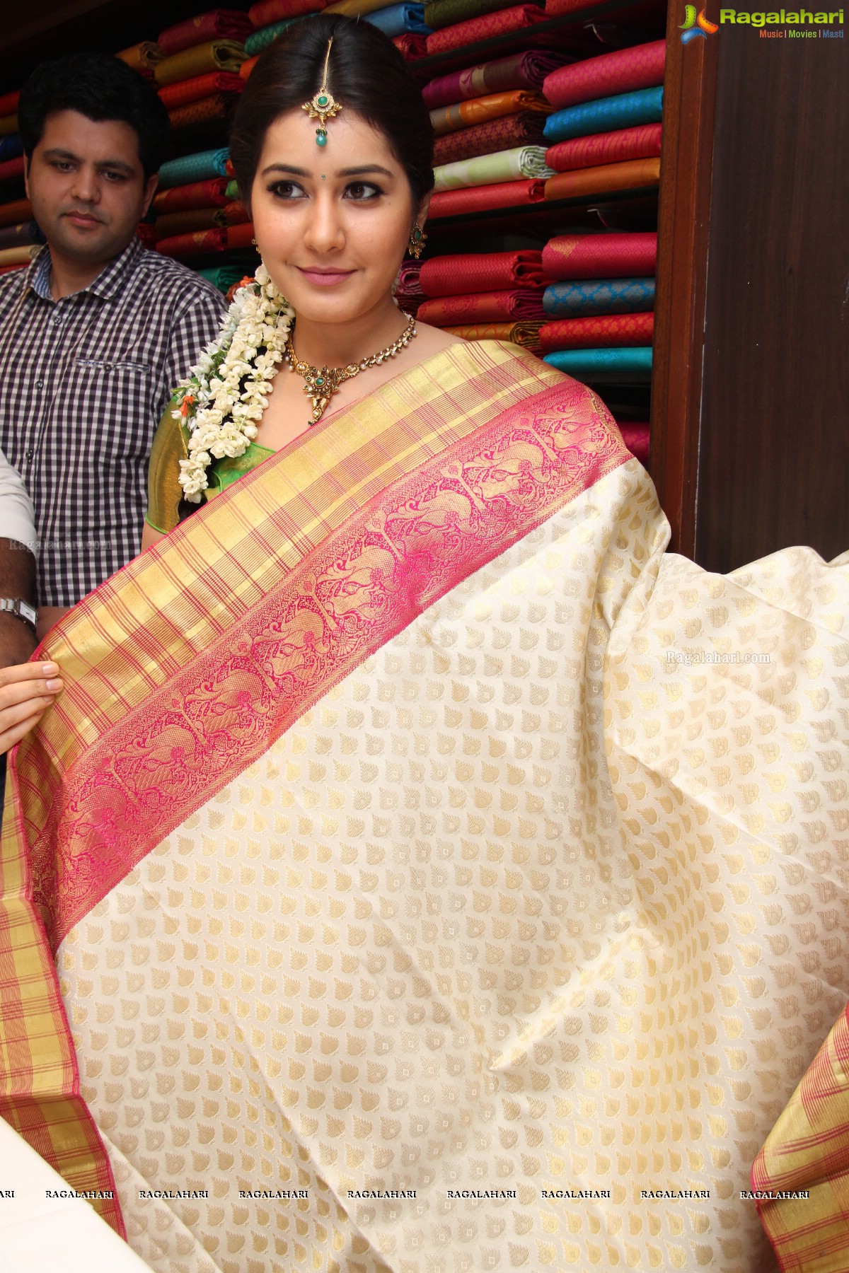  Rashi Khanna launches Kanchipuram Kamakshi Silks at Womens World, Kukatpally, Hyderabad