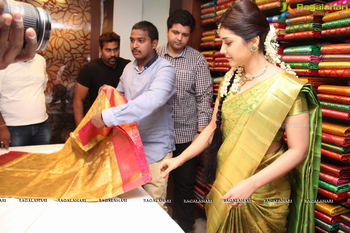  Rashi Khanna launches Kanchipuram Kamakshi Silks at Womens World, Kukatpally, Hyderabad