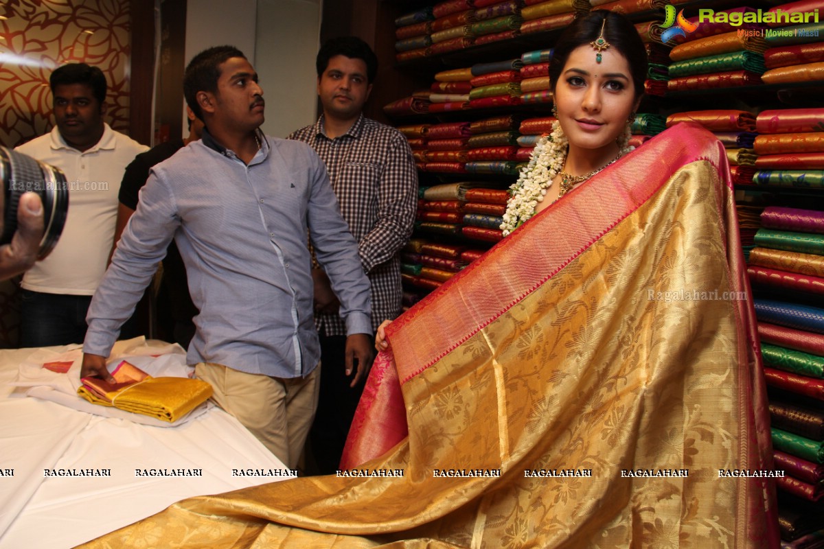  Rashi Khanna launches Kanchipuram Kamakshi Silks at Womens World, Kukatpally, Hyderabad