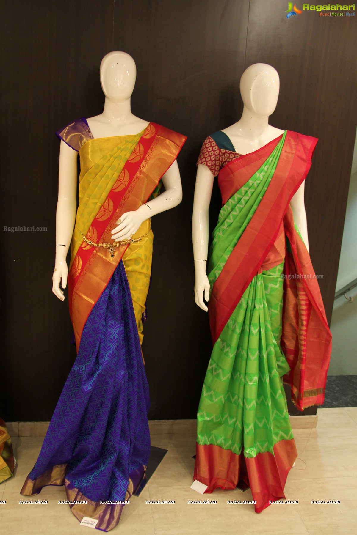  Rashi Khanna launches Kanchipuram Kamakshi Silks at Womens World, Kukatpally, Hyderabad