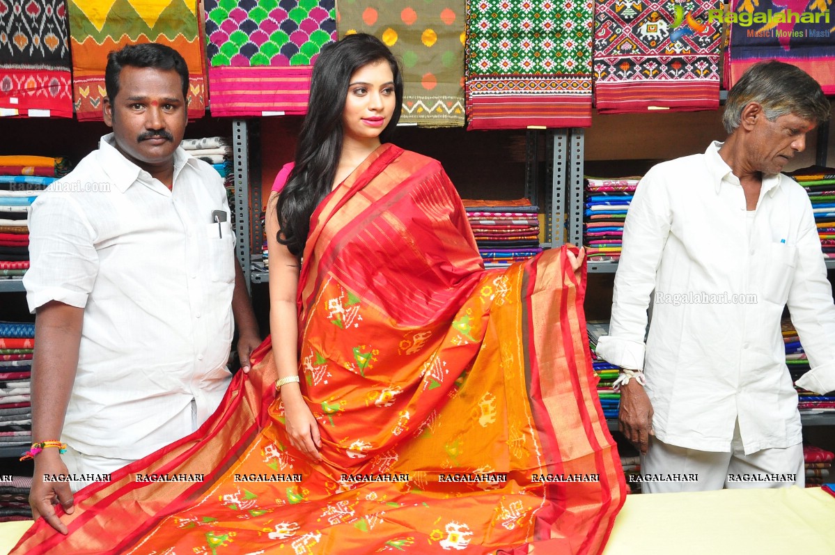 Priyanka Ramana launches Pochampally IKAT Art Mela at NISC