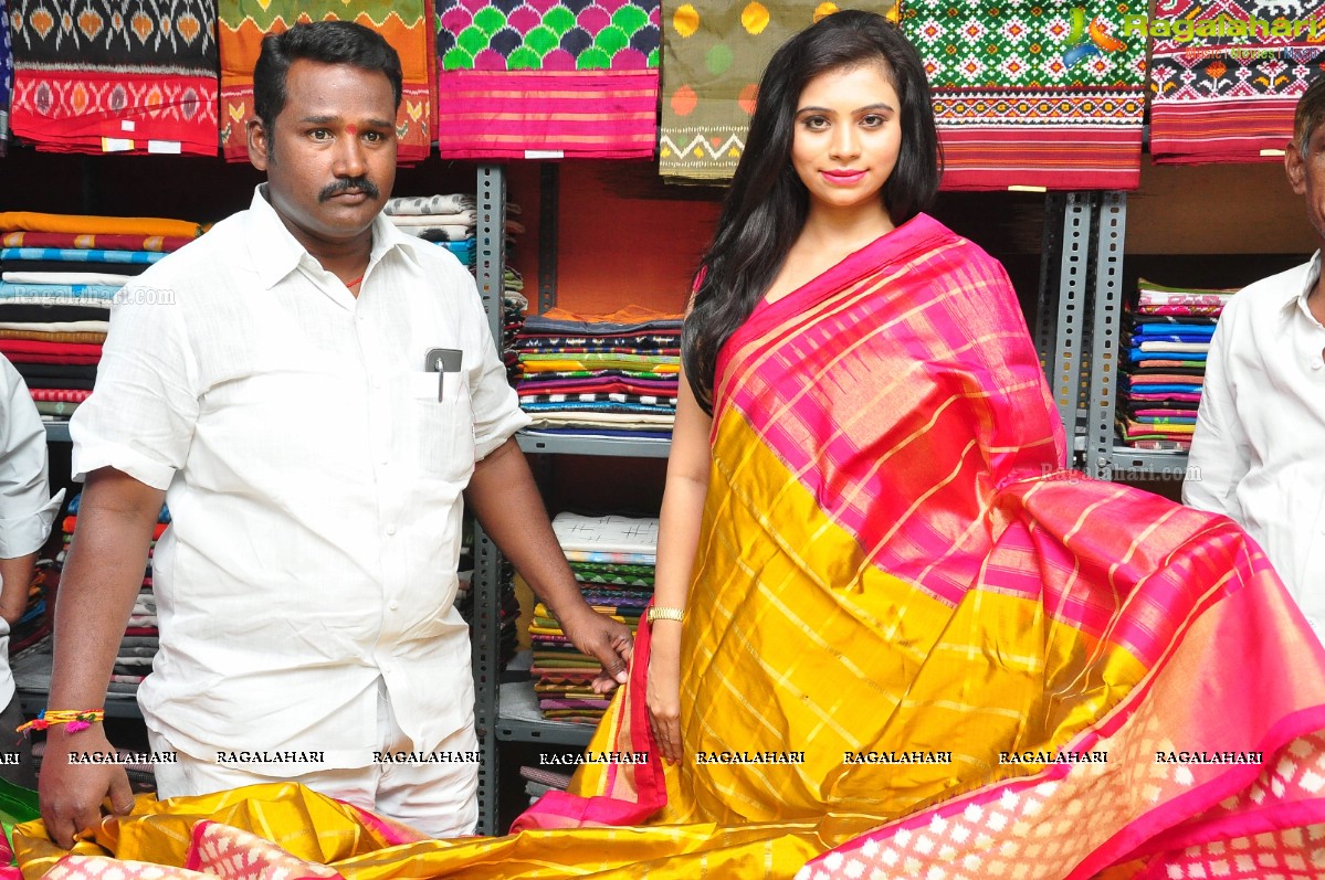 Priyanka Ramana launches Pochampally IKAT Art Mela at NISC