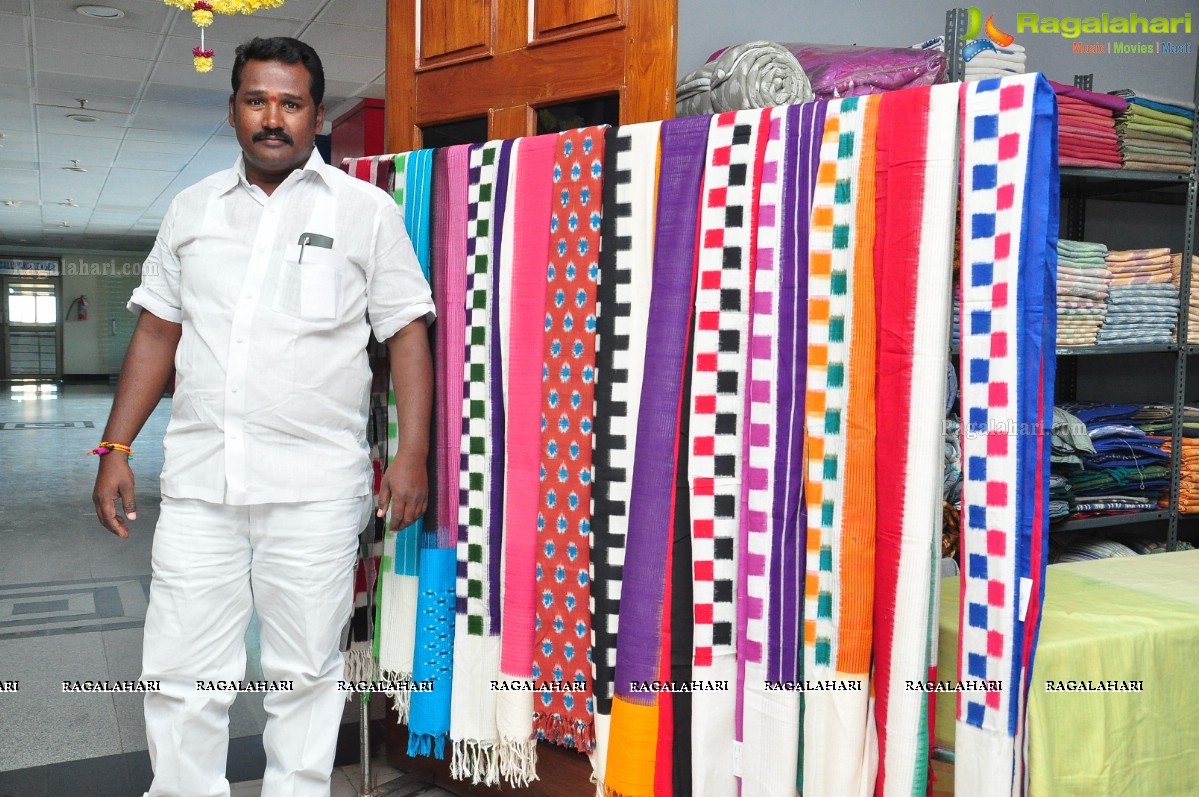 Priyanka Ramana launches Pochampally IKAT Art Mela at NISC