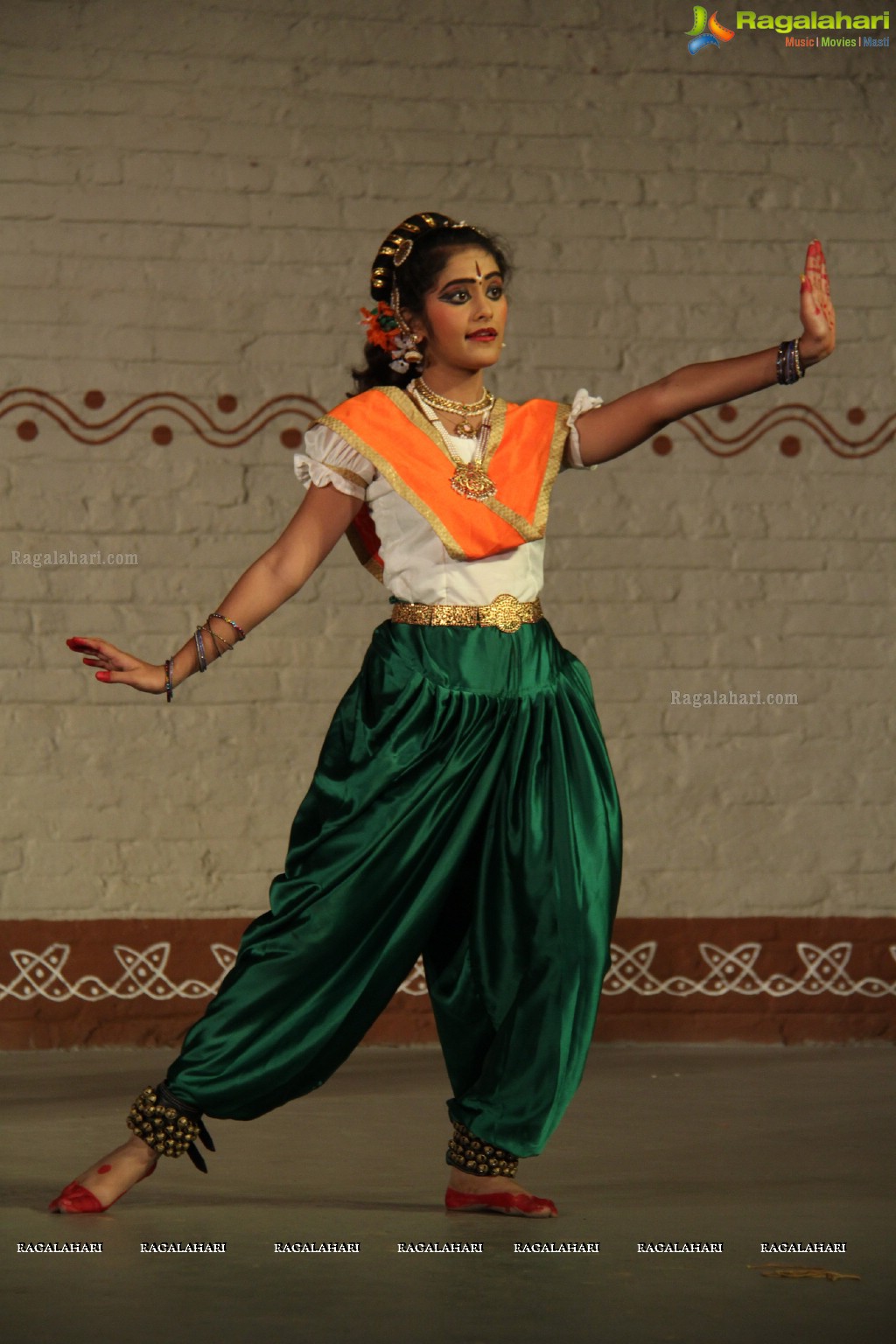 Kuchipudi Dance Performance by Geetha Madhuri, Bikshapathi, Girija Kishore and Koka Vijayalaxmi at Shilparamam, Hyderabad