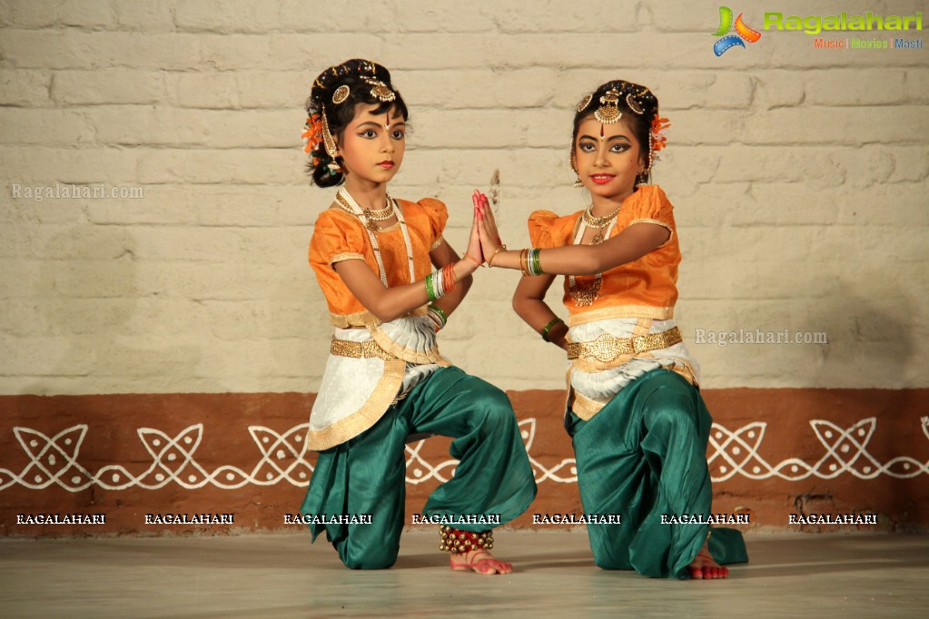 Kuchipudi Dance Performance by Geetha Madhuri, Bikshapathi, Girija Kishore and Koka Vijayalaxmi at Shilparamam, Hyderabad