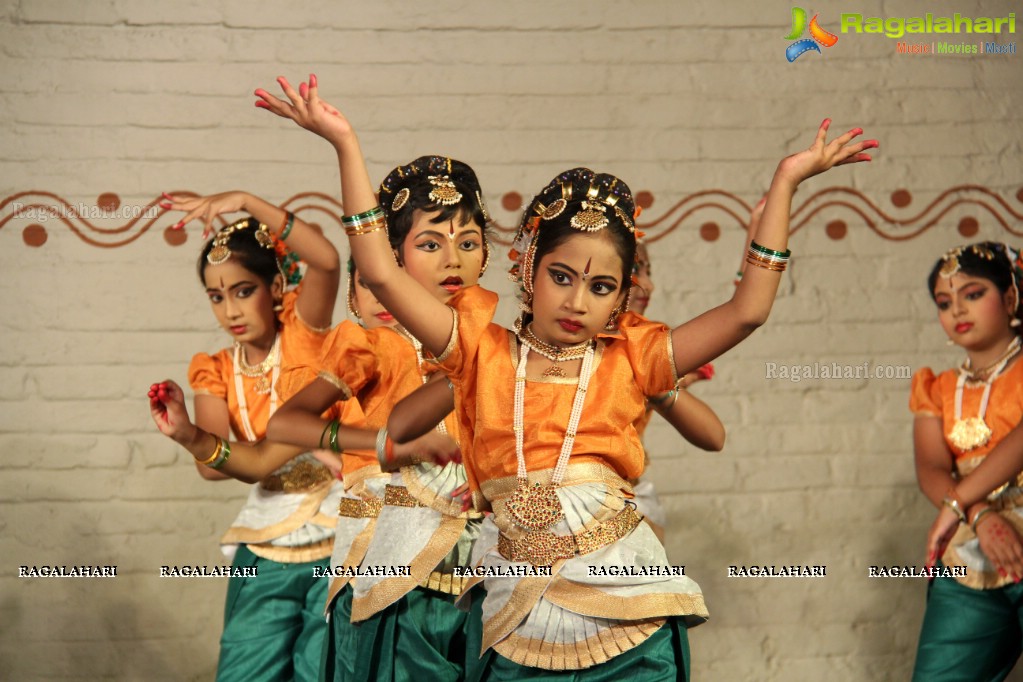 Kuchipudi Dance Performance by Geetha Madhuri, Bikshapathi, Girija Kishore and Koka Vijayalaxmi at Shilparamam, Hyderabad