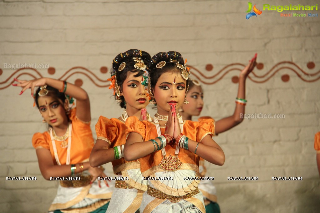 Kuchipudi Dance Performance by Geetha Madhuri, Bikshapathi, Girija Kishore and Koka Vijayalaxmi at Shilparamam, Hyderabad