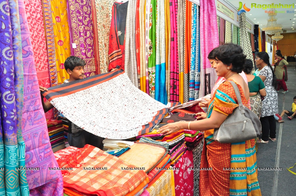 Swasti Semwal launches 'Silk India Expo-2015’ at Sri Raja Rajeshwari Gardens, Hyderabad