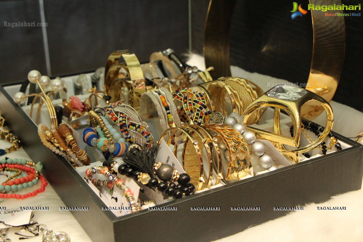 Sparks N Sizzles-The Art Of Gems, Jewels N Clothing Store Launch at Banjara Hills, Hyderabad