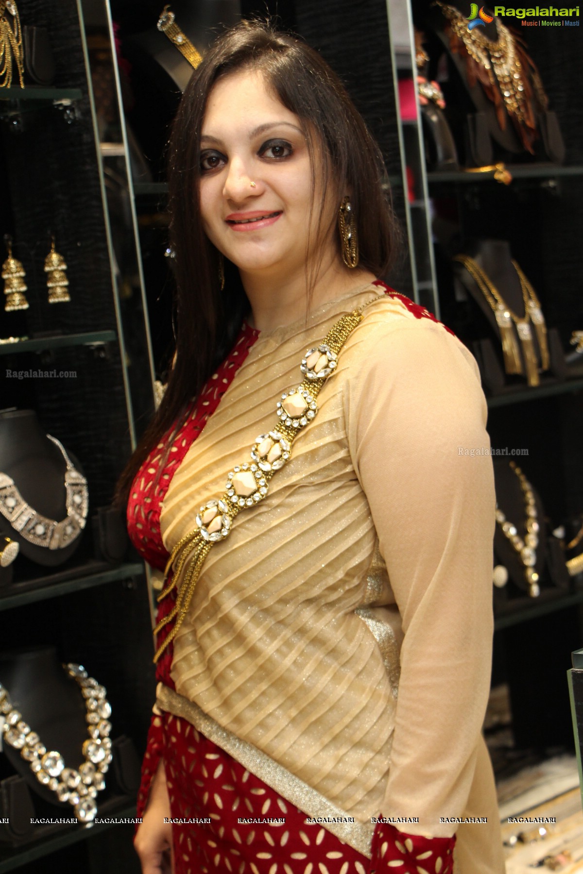 Sparks N Sizzles-The Art Of Gems, Jewels N Clothing Store Launch at Banjara Hills, Hyderabad