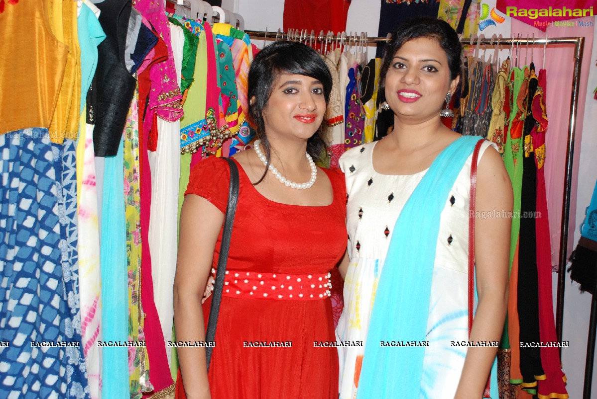 Yamini Bhaskar launches Trendz Vivah Collection at Taj Krishna, Hyderabad