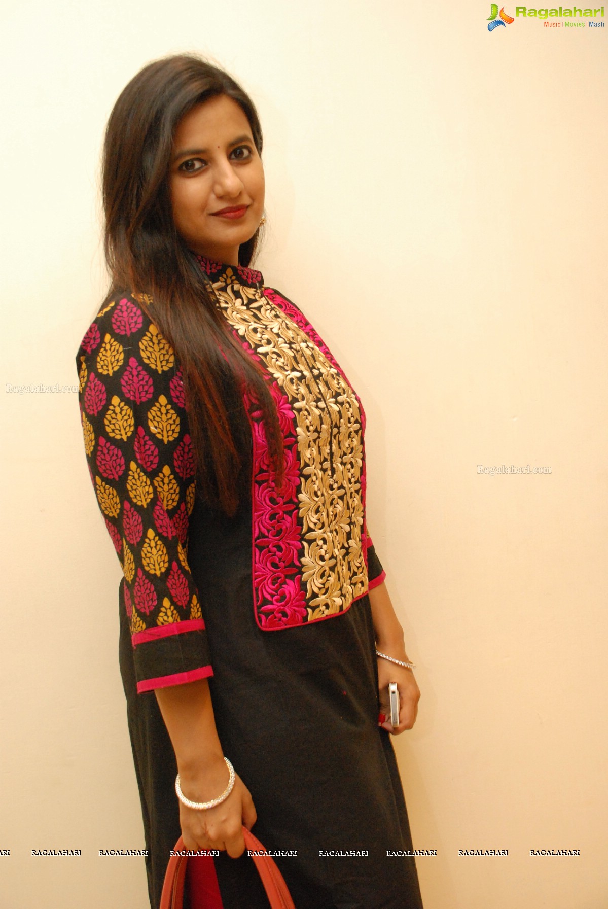 Yamini Bhaskar launches Trendz Vivah Collection at Taj Krishna, Hyderabad