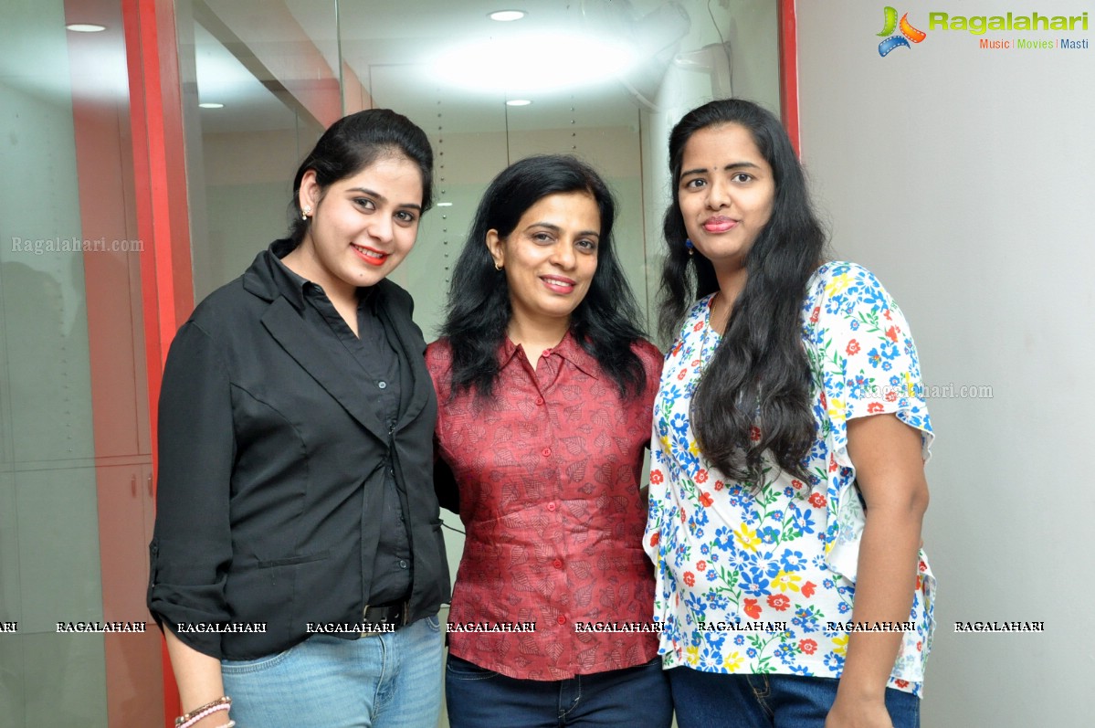 Designer Ashley Rebello visits INIFD, Himayatnagar, Hyderabad