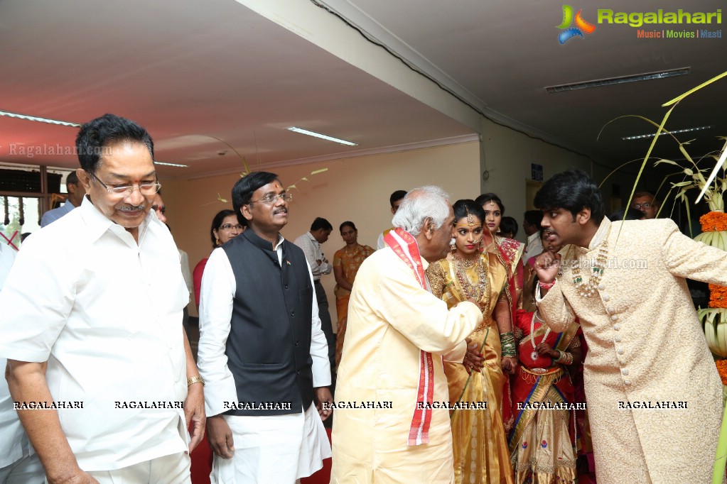 Bandaru Dattatreya Daughter Vijaya Laxmi Weds Jignesh Reddy at Gachibowli Stadium, Hyderabad