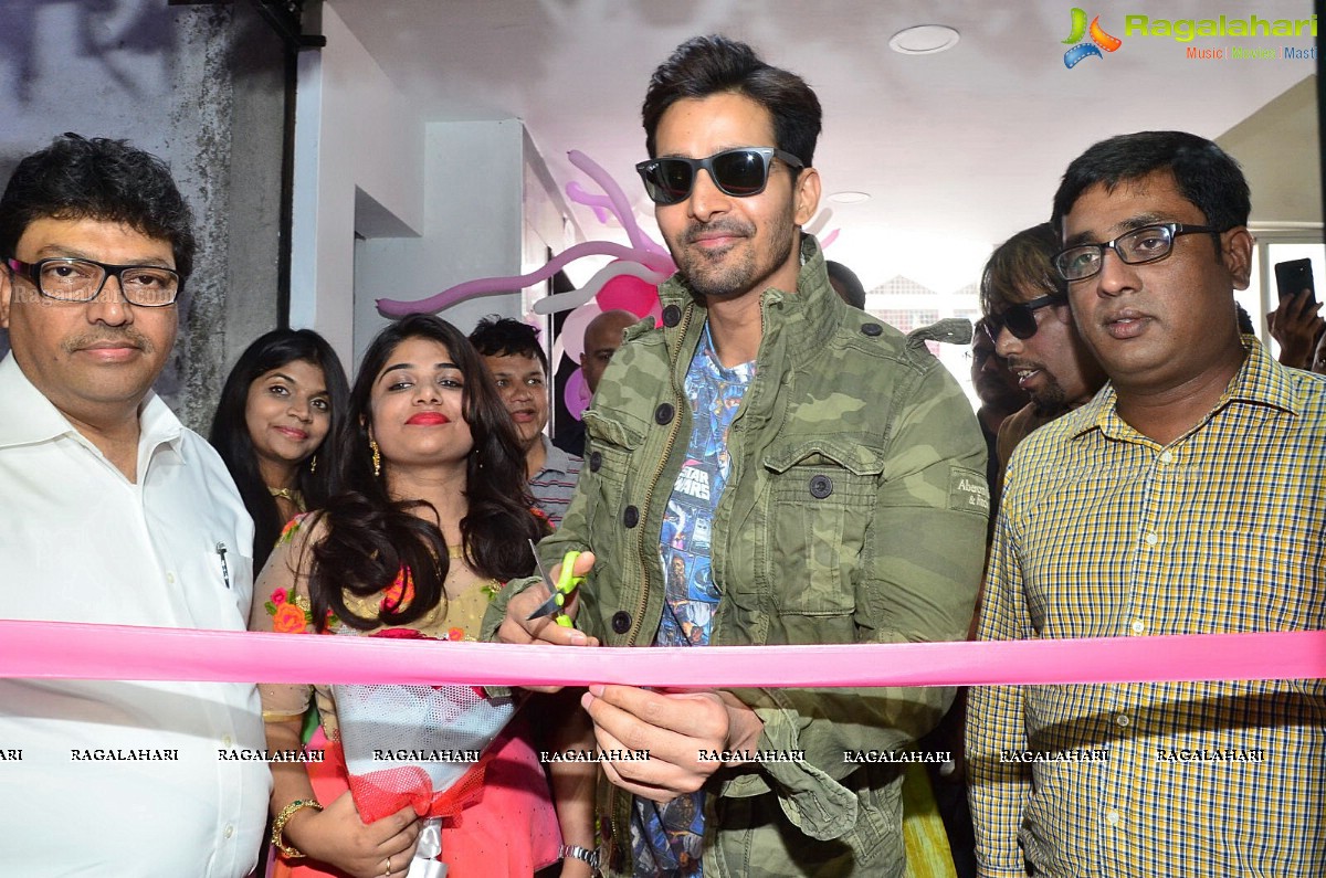 Harshvardhan Rane Inaugurates Lakme Salon at Mehdipatnam