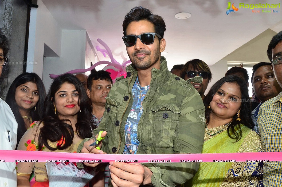 Harshvardhan Rane Inaugurates Lakme Salon at Mehdipatnam