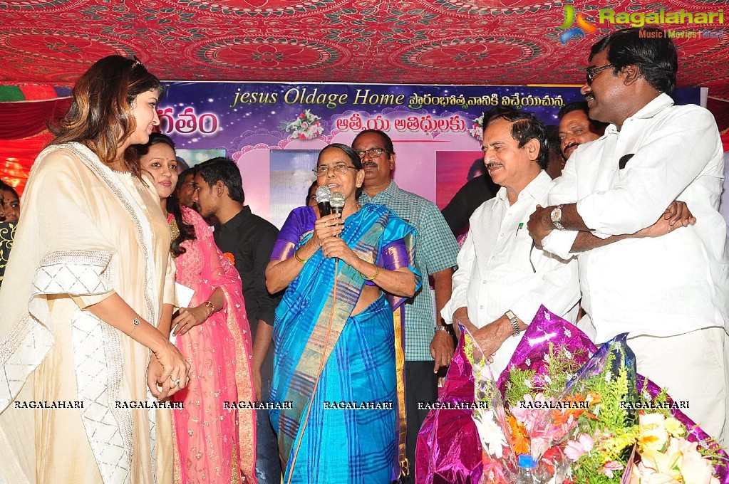 Lakshmi Manchu and Suma Kanakala launches Jesus Old Age Home Khammam