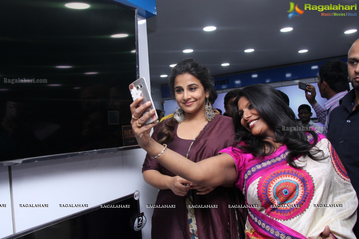 Vidya Balan launches Daewoo Brand at Yes Mart, Madhapur, Hyderabad