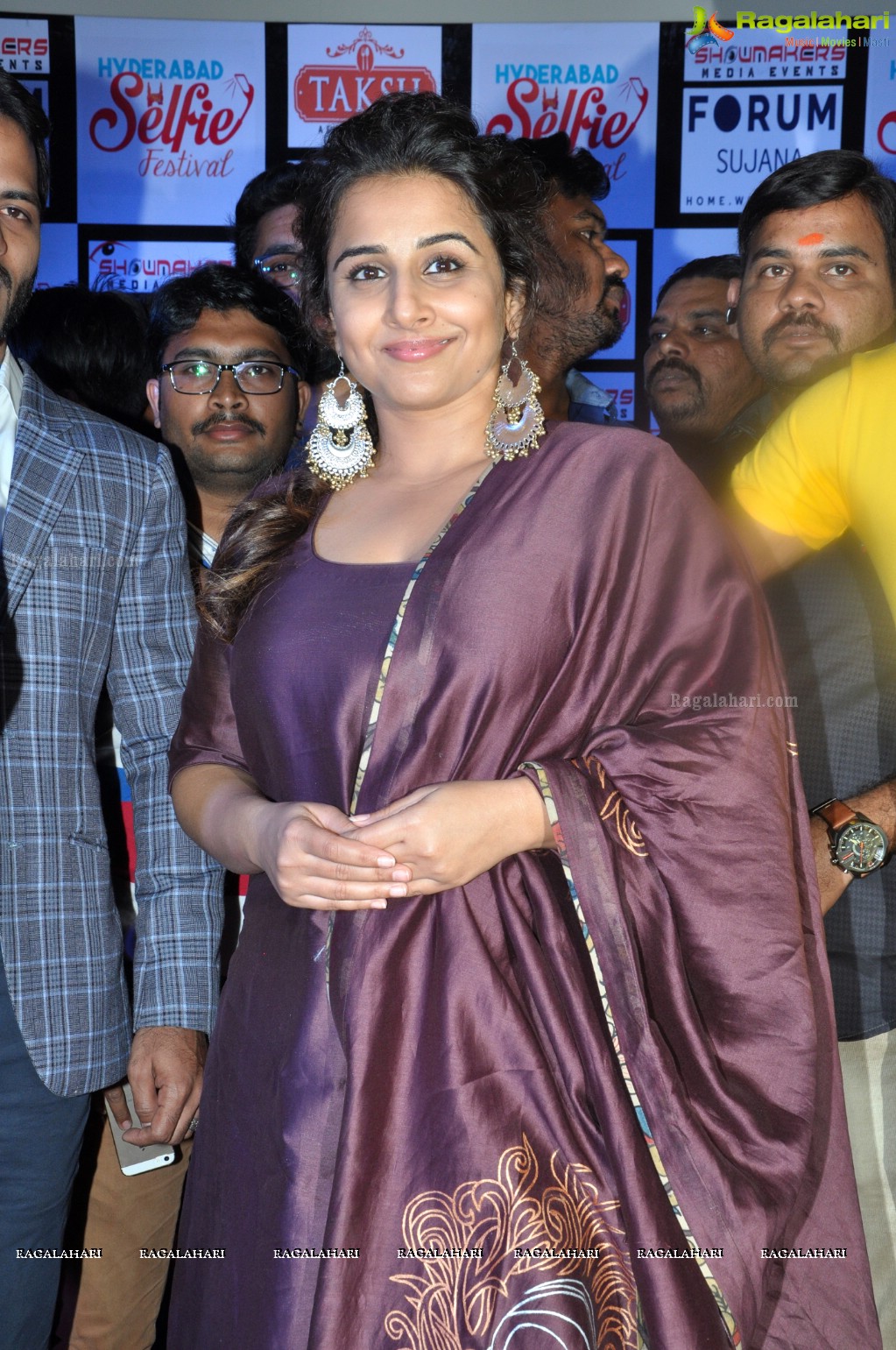 Vidya Balan at Hyderabad Selfie Festival, Forum Sujana Mall, Hyderabad