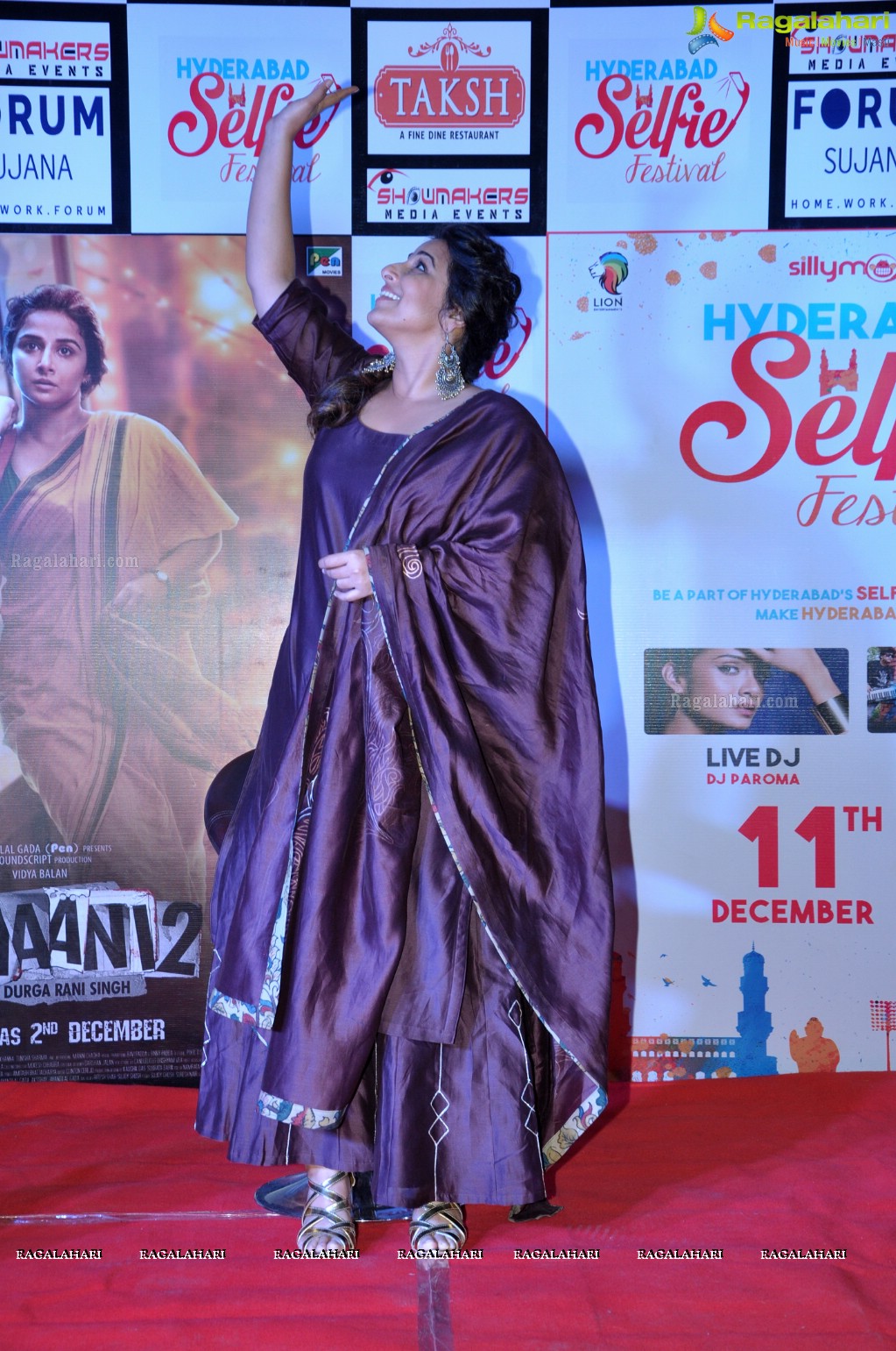 Vidya Balan at Hyderabad Selfie Festival, Forum Sujana Mall, Hyderabad