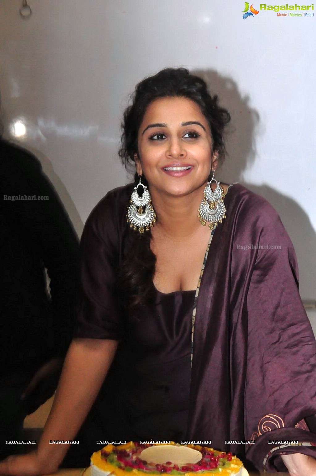 Vidya Balan's Kahaani 2 Promotion at Radio Mirchi